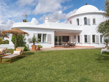 La Cúpula, Blick über den Garten zur Villa